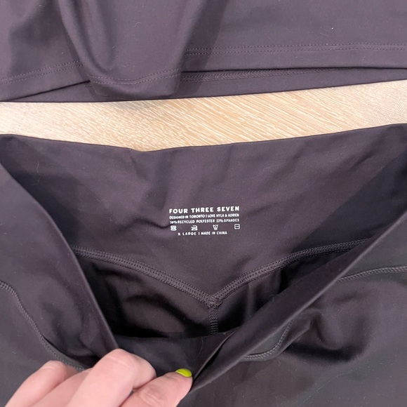 437 workout set - Picture 3 of 5